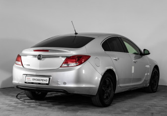 Подержанный автомобиль Opel Insignia Liftback 2011 года (5 фото)