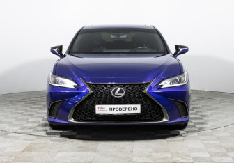Подержанный автомобиль Lexus ES 2019 года (2 фото)