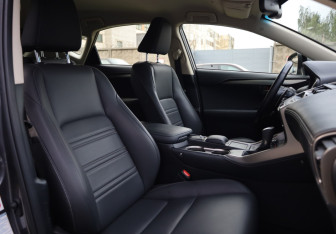 Подержанный автомобиль Lexus NX 2017 года (12 фото)