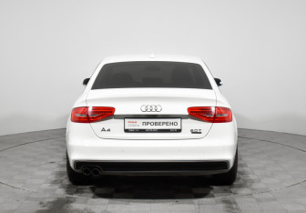 Подержанный автомобиль Audi A4 Sedan 2015 года (7 фото)