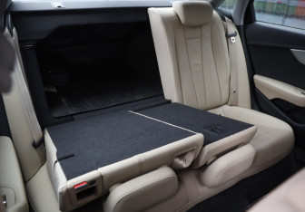 Подержанный автомобиль Audi A4 Sedan 2019 года (33 фото)