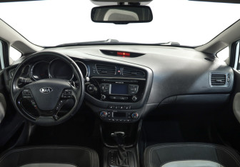 Подержанный автомобиль Kia Ceed Hatchback 2012 года (9 фото)