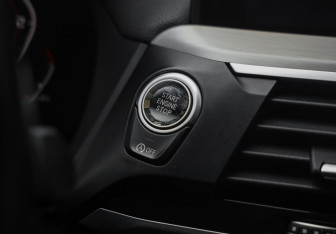 Подержанный автомобиль BMW X4 2020 года (24 фото)