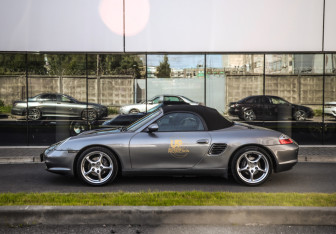 Подержанный автомобиль Porsche Boxster 2004 года (11 фото)