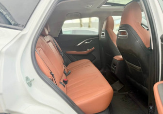 Подержанный автомобиль Omoda C5 2023 года (26 фото)