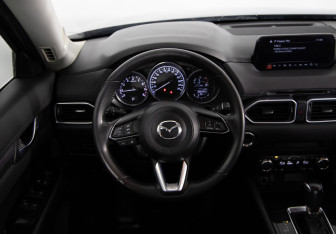 Подержанный автомобиль Mazda CX-5 2017 года (10 фото)