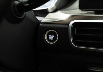 Подержанный автомобиль Geely Coolray 2023 года (19 фото)