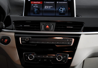 Подержанный автомобиль BMW X1 2020 года (16 фото)