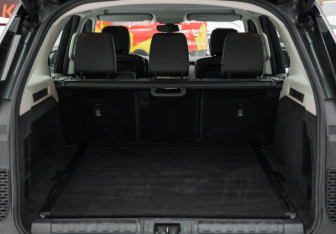 Подержанный автомобиль Land Rover Discovery 2018 года (33 фото)