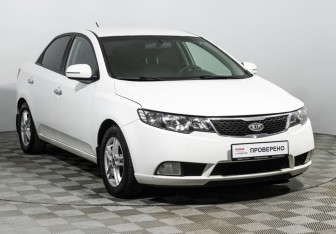 Подержанный автомобиль Kia Cerato Sedan 2011 года (3 фото)