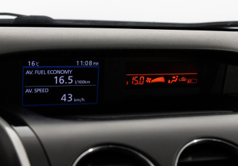 Подержанный автомобиль Mazda CX-7 2011 года (15 фото)