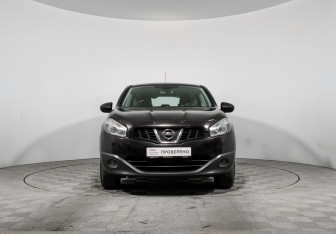 Подержанный автомобиль Nissan Qashqai 2012 года (2 фото)