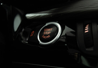 Подержанный автомобиль BMW X5 2017 года (24 фото)