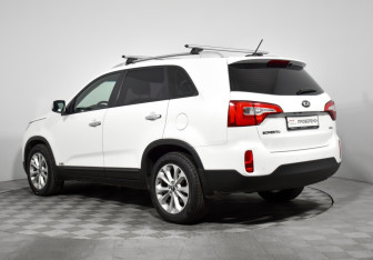 Подержанный автомобиль Kia Sorento 2017 года (7 фото)