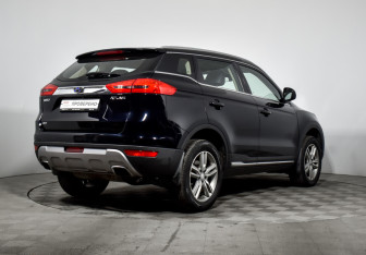 Подержанный автомобиль Geely Atlas 2018 года (5 фото)