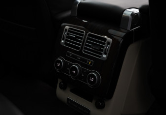 Подержанный автомобиль Land Rover Range Rover 2016 года (13 фото)