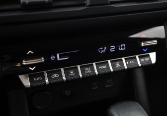Подержанный автомобиль Mitsubishi L200 2025 года (20 фото)