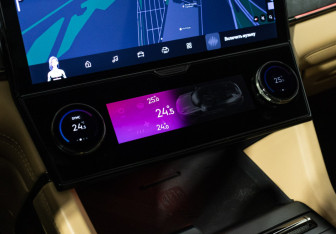 Подержанный автомобиль Lynk&Co 09 2023 года (24 фото)