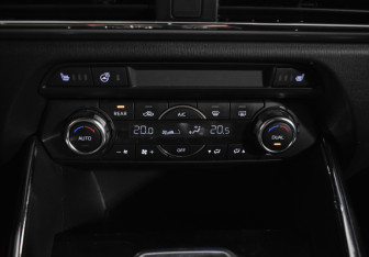 Подержанный автомобиль Mazda CX-9 2017 года (17 фото)