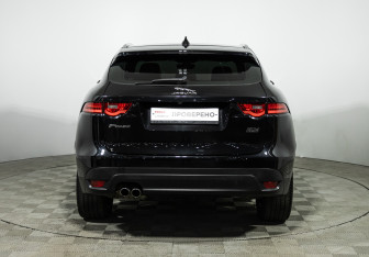 Подержанный автомобиль Jaguar F-Pace 2019 года (6 фото)