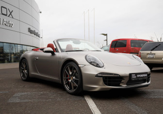 Подержанный автомобиль Porsche 911 Convertible 2013 года (11 фото)