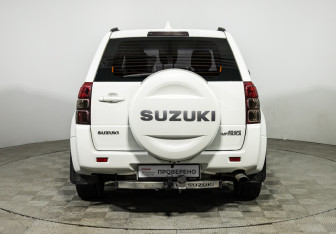 Подержанный автомобиль Suzuki Grand Vitara 2011 года (6 фото)