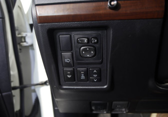 Подержанный автомобиль Toyota Land Cruiser Prado 2014 года (17 фото)