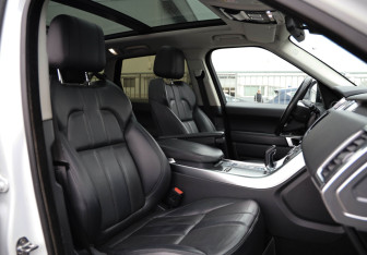 Подержанный автомобиль Land Rover Range Rover Sport 2017 года (12 фото)