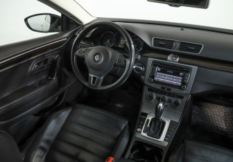 Подержанный автомобиль Volkswagen Passat CC 2012 года (9 фото)