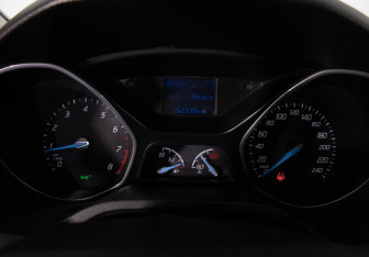 Подержанный автомобиль Ford Focus Wagon 2012 года (10 фото)