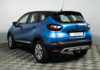 Подержанный автомобиль Renault Kaptur 2017 года (7 фото)