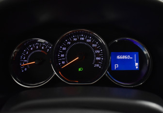 Подержанный автомобиль Renault Sandero 2016 года (20 фото)