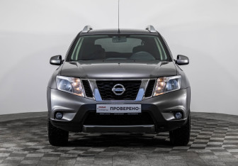 Подержанный автомобиль Nissan Terrano 2018 года (2 фото)