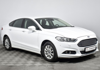 Подержанный автомобиль Ford Mondeo Sedan 2015 года (3 фото)