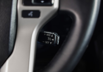 Подержанный автомобиль Toyota Land Cruiser Prado 2012 года (12 фото)