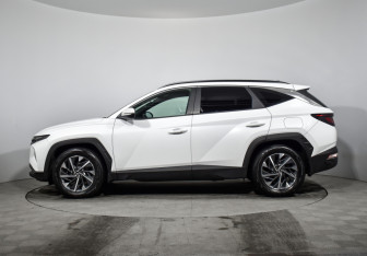 Подержанный автомобиль Hyundai Tucson 2022 года (8 фото)