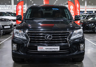 Подержанный автомобиль Lexus LX 2012 года (4 фото)
