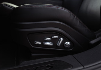 Подержанный автомобиль Porsche Panamera Wagon 2019 года (17 фото)