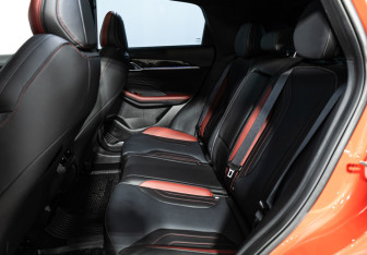 Подержанный автомобиль Geely Coolray 2023 года (10 фото)