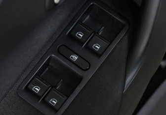 Подержанный автомобиль Volkswagen Polo Sedan 2016 года (19 фото)