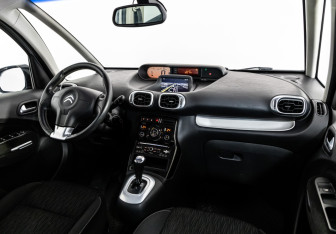 Подержанный автомобиль Citroen C3 Picasso 2013 года (10 фото)