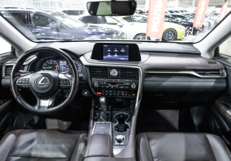 Подержанный автомобиль Lexus RX 2021 года (13 фото)