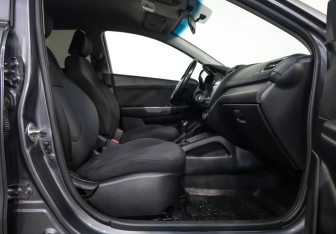 Подержанный автомобиль Kia Rio Hatchback 2016 года (22 фото)
