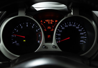Подержанный автомобиль Nissan Juke 2013 года (12 фото)