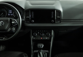 Подержанный автомобиль Skoda Karoq 2021 года (14 фото)