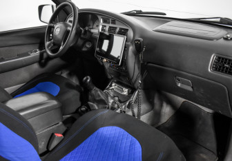 Подержанный автомобиль Mazda B-series 2005 года (13 фото)