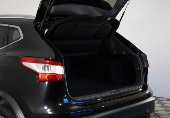 Подержанный автомобиль Nissan Qashqai 2017 года (22 фото)