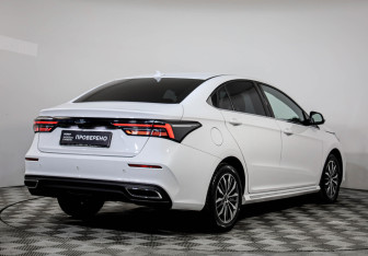 Подержанный автомобиль Omoda S5 2023 года (5 фото)
