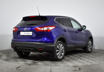 Подержанный автомобиль Nissan Qashqai 2014 года (5 фото)
