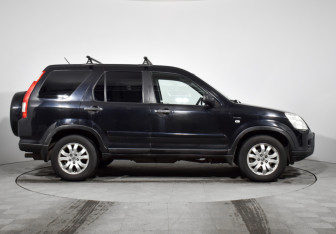 Подержанный автомобиль Honda CR-V 2005 года (4 фото)